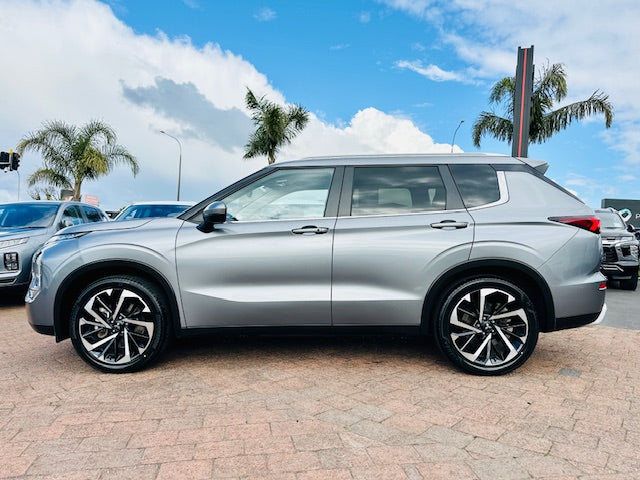 Mitsubishi Outlander 2023
